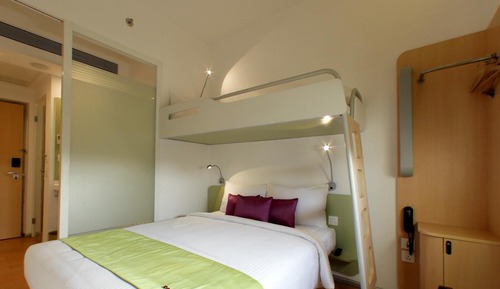 Queen With Bunk Bed Kids Friendly 