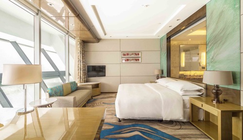 Standard Room, 1 King Bed