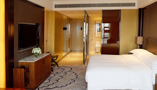 King Accessible Room