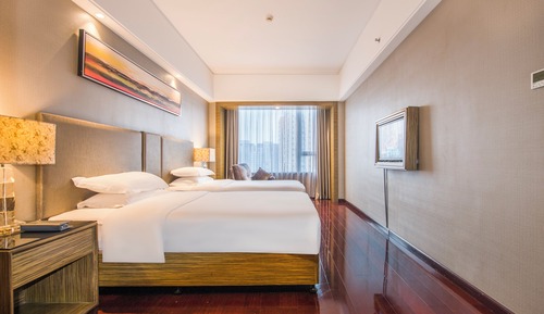 La Perle Suite (with 2 bathtubs)