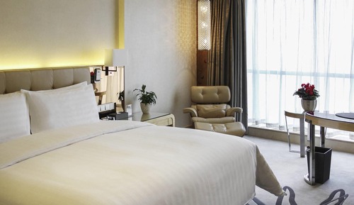 Superior Room, 1 King Bed