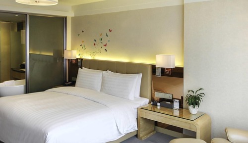 Superior Room, 1 King Bed, Executive Level