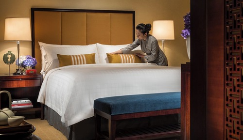 Deluxe Room, 1 King Bed, City View