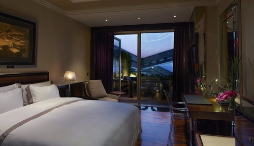 Deluxe Room, 1 King Bed, Terrace