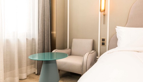Standard Room, 1 King Bed