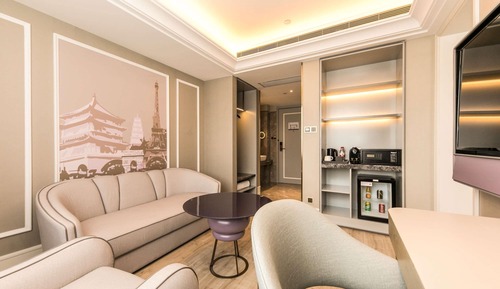 Privilege, Business Suite, 1 King Bed