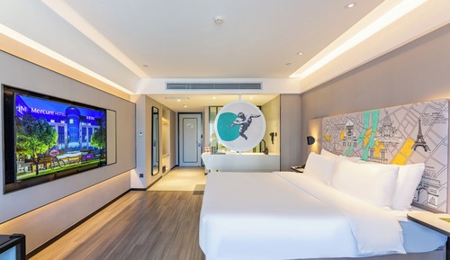 Deluxe Room, 1 King Bed
