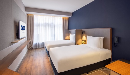 2 Twin Beds Standard South Wing