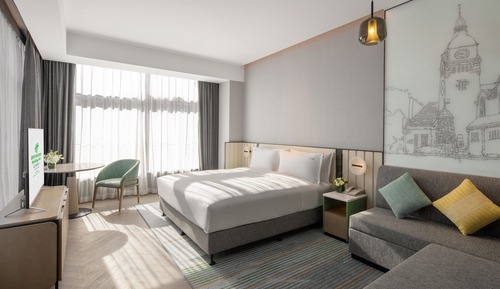 Standard Room, 1 King Bed (Extra Floor Space)