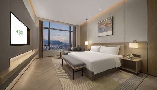 Standard Room, 1 King Bed, Smoking (Creek View)
