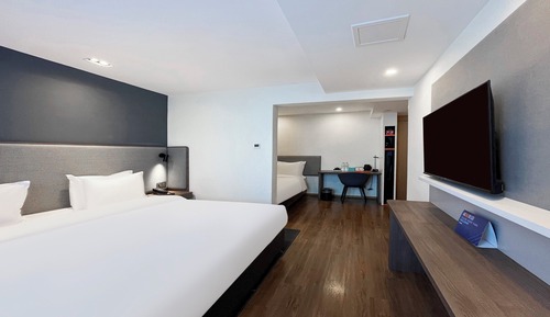 Suite, 1 King Bed