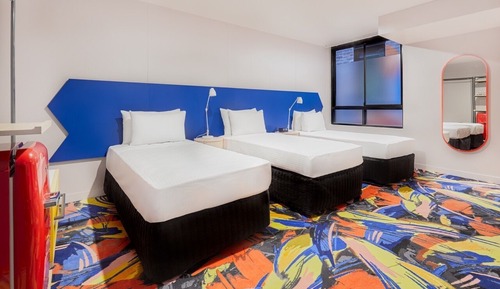 Room (Adge)