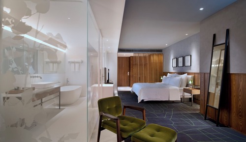 Deluxe Room, 1 King Bed, City View