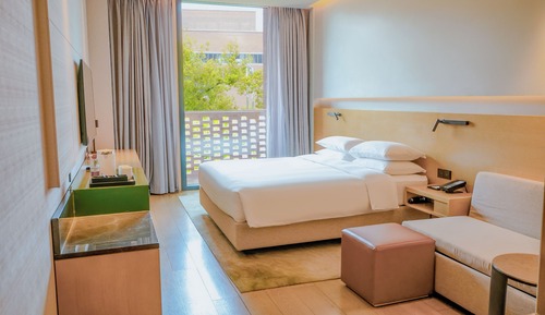 Room, 1 King Bed, Balcony, Courtyard View