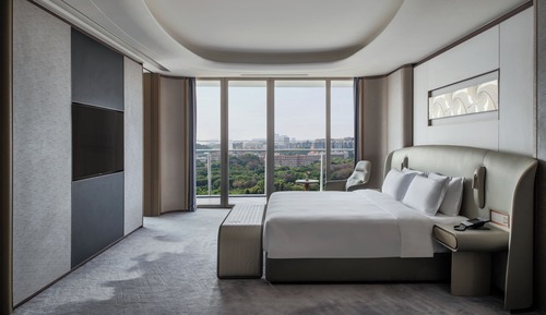 Premium Room, 1 King Bed, Club Lounge Access