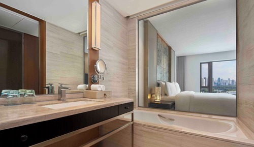 Basic Room, 1 King Bed, City View
