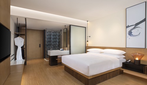 Family Room, 1 King Bed (View)