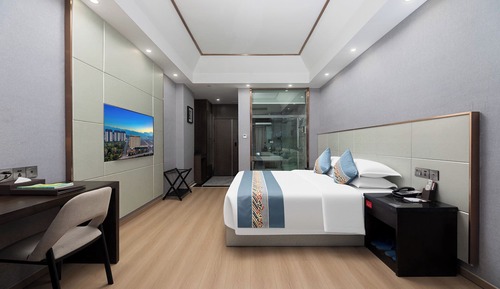 Deluxe Room, 1 King Bed, Smoking