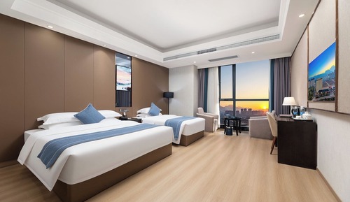 Deluxe Room, Multiple Beds, Smoking (Family)