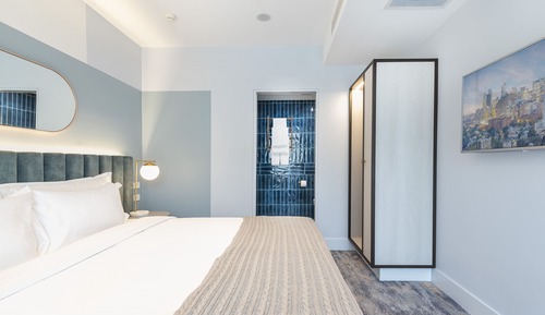 Modern Suite