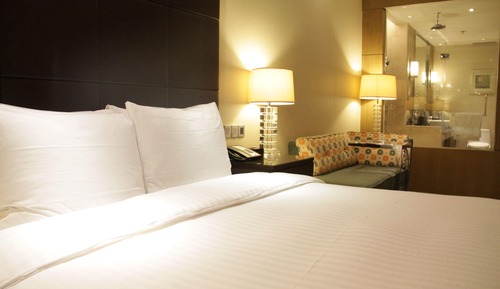 Premier Room, 1 King Bed, City View
