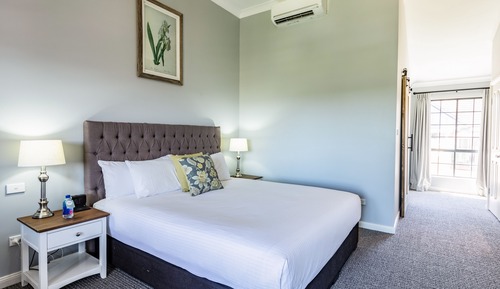 Standard Room, 1 King Bed