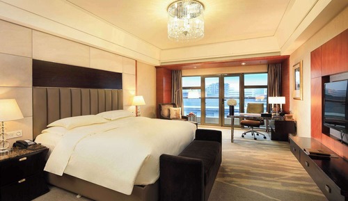 Executive Room, 1 King Bed, Non Smoking, Lake View