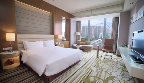 Standard Room, 1 King Bed, Club Lounge Access (TJ Eye View)
