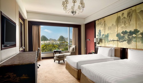 Deluxe Room, 2 Twin Beds, River View