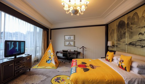 Deluxe Family Room