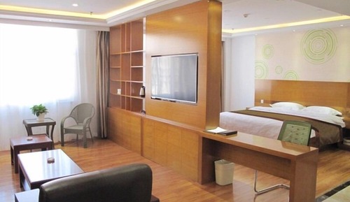 Deluxe Suite