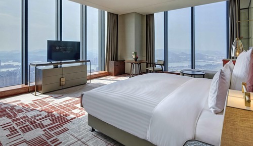 Deluxe Room, 1 King Bed, Club Lounge Access, River View (Executive)