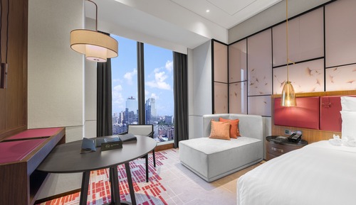 Deluxe Room, 1 King Bed, River View (High Floor)