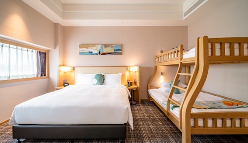 Family Room, Multiple Beds