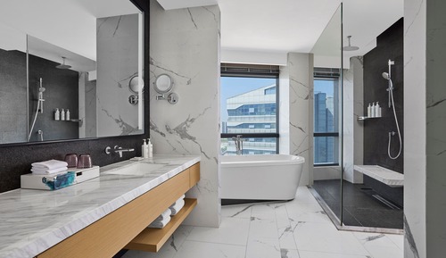 Premier Room, 1 King Bed, City View