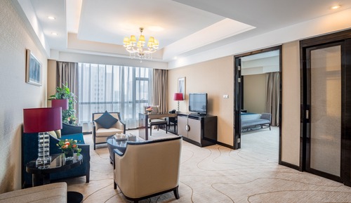 Deluxe Suite