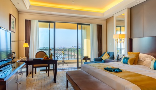 Deluxe Room with Lake View