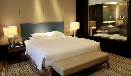 Deluxe Room, 1 King Bed, River View