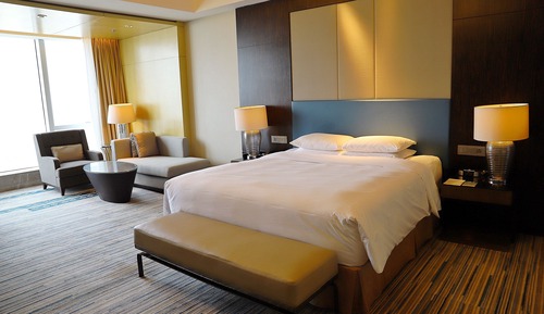 Premier Room, 1 King Bed, City View