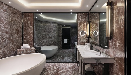 Superior King Room with Canton Tower View