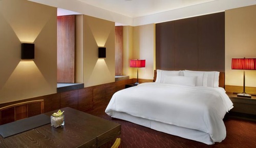 Deluxe Room, 1 King Bed