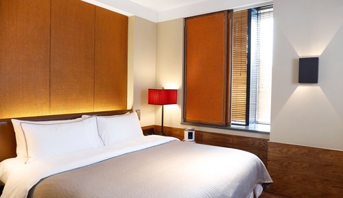 Deluxe Suite, Club Lounge access