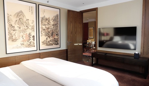 Ambassador Suite, Club lounge access, 1 Bedroom Suite, 1 King