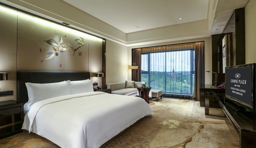 Standard Room, 1 King Bed, Club Lounge Access