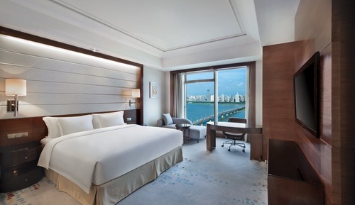 1 King Standard River View