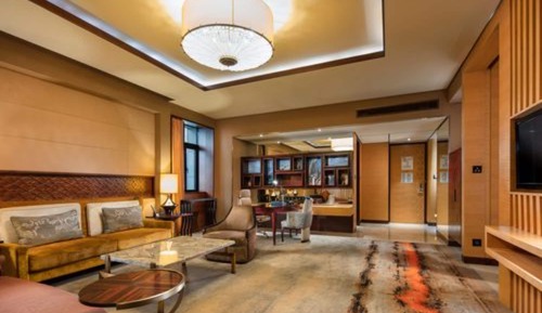 Suite, 1 King Bed, City View