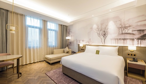 Standard Room, 1 King Bed