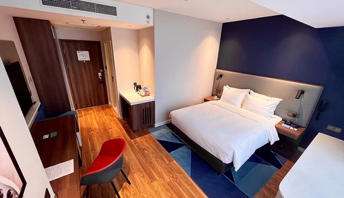Standard Room, 1 Queen Bed