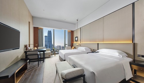 2 Double Classic Club Lounge Access High Floor