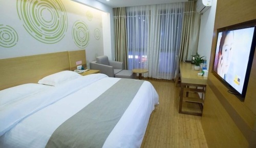 Business Queen Room